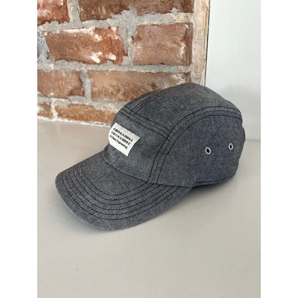 On Cloud Swiss Engineering 5 Panel Gray Running Hat - Picture 1 of 7